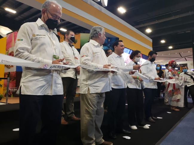 Vila y Torruco encabezan corte del listón inaugural del Tianguis Turístico